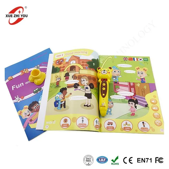 Alunos aprendendo livros de áudio caneta inteligente